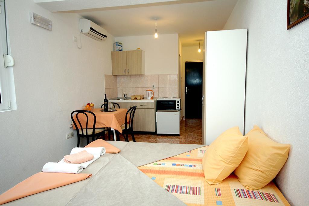Apartmani Neda Bane Petrovac 객실 사진